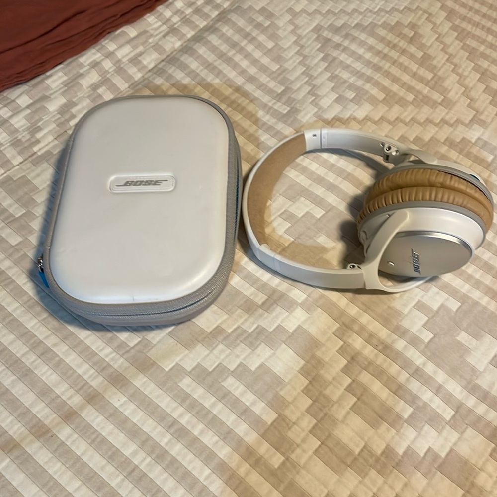 Bose QuietComfort 25 Acoustic Noise Cancelling Headphones